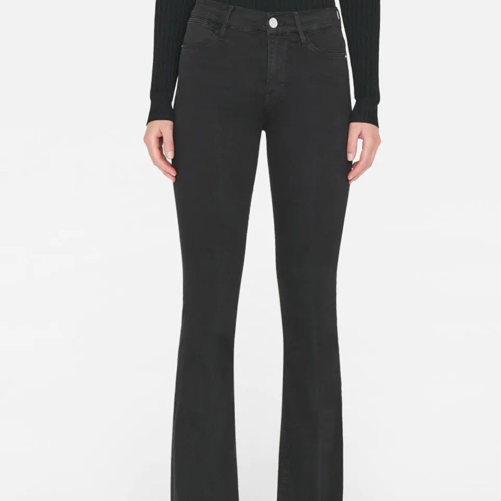 Le High Flare
in Film Noir
Size: 23